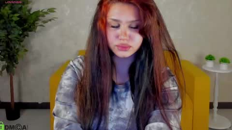 Snapshot of vikki_bunny chatting on 21, 4, 2026 Vikki online show from 21, 4, 2026