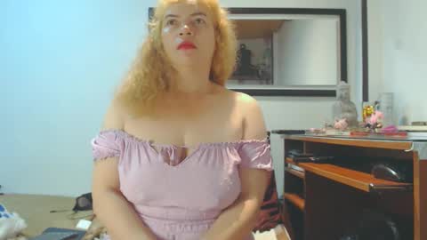 Snapshot of vikktoriaaa chatting on 13, 12, 2024 VIKKKTORIAAA online show from 13, 12, 2024