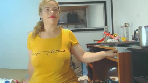 Snapshot of vikktoriaaa chatting on 16, 2, 2025 VIKKKTORIAAA online show from 16, 2, 2025