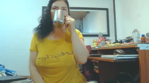 Snapshot of vikktoriaaa chatting on 13, 10, 2025 VIKKKTORIAAA online show from 13, 10, 2025