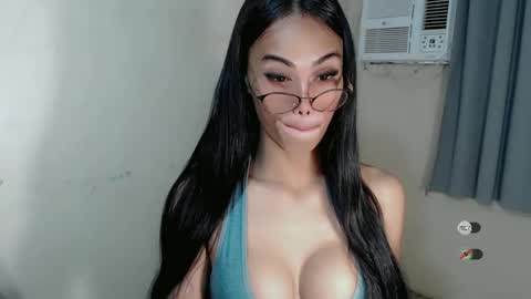 Snapshot of vikkylustfull chatting on 10, 3, 2025 vikkylustfull online show from 10, 3, 2025