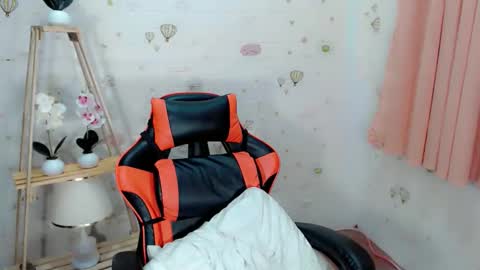 Snapshot of vikkylustfull chatting on 25, 10, 2025 vikkylustfull online show from 25, 10, 2025