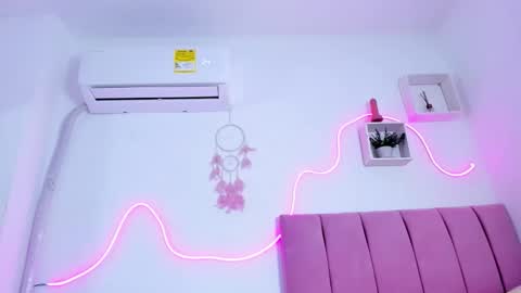 Snapshot of vikoparker chatting on 25, 11, 2025 victoria online show from 25, 11, 2025