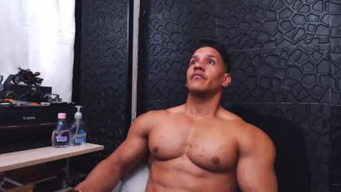 Viktor Herrera online show from 8, 9, 2025