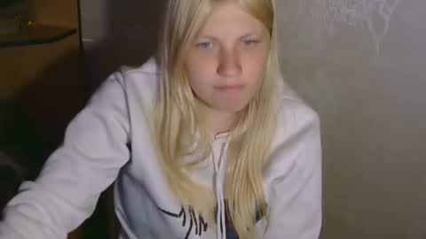 viktoria20502 online show from 3, 10, 2025