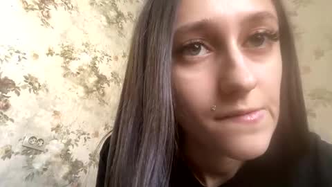 Snapshot of viktoria9898 chatting on 17, 2, 2025 Sweett online show from 17, 2, 2025