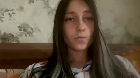Snapshot of viktoria9898 chatting on 25, 9, 2025 Sweett online show from 25, 9, 2025