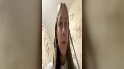 Snapshot of viktoria9898 chatting on 11, 6, 2026 Sweett online show from 11, 6, 2026