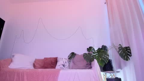 Snapshot of viktoria_sullivans chatting on 2, 2, 2025 Vikky online show from 2, 2, 2025