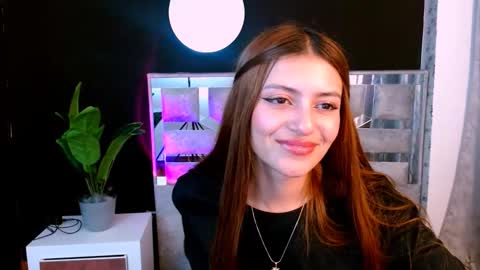 Snapshot of viky_evanss chatting on 14, 10, 2025 viky_evanss online show from 14, 10, 2025