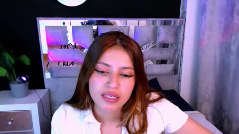 Snapshot of viky_evanss chatting on 17, 4, 2026 viky_evanss online show from 17, 4, 2026