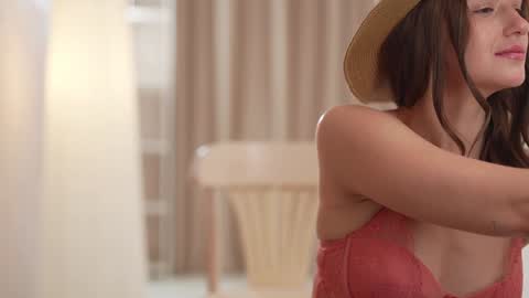 Snapshot of villanelle_l chatting on 14, 1, 2025 Lana online show from 14, 1, 2025