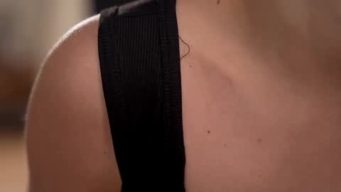 Snapshot of villanelle_l chatting on 6, 3, 2025 Lana online show from 6, 3, 2025