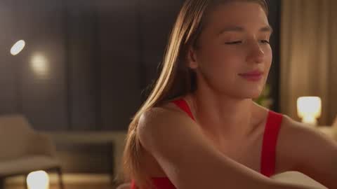 Snapshot of villanelle_l chatting on 13, 11, 2025 Lana online show from 13, 11, 2025