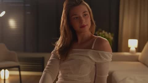 Snapshot of villanelle_l chatting on 18, 11, 2025 Lana online show from 18, 11, 2025