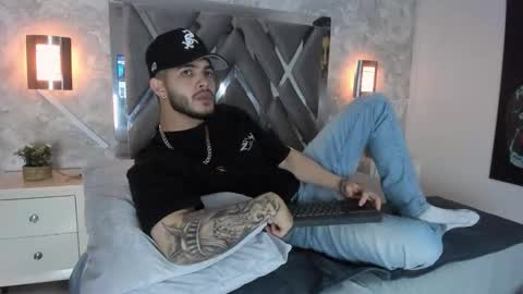 Vincent online show from 7, 10, 2025