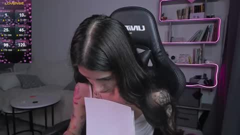 vinkitinkii online show from 5, 3, 2025