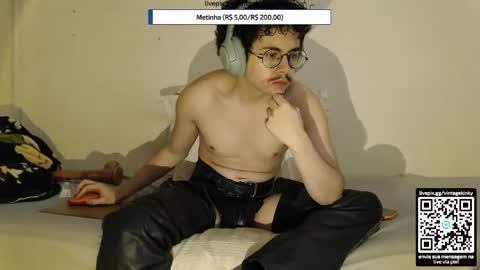 Snapshot of vintagekink chatting on 1, 5, 2026 vintagekink online show from 1, 5, 2026