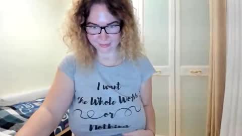 Snapshot of viodetta chatting on 3, 2, 2026 viodetta online show from 3, 2, 2026