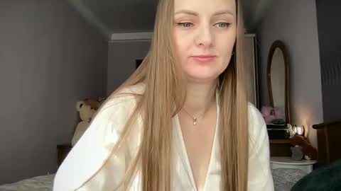 Snapshot of viola_1 chatting on 7, 6, 2026 Funny girl online show from 7, 6, 2026