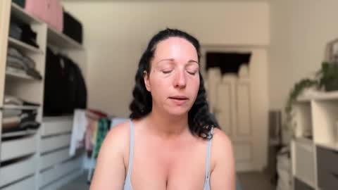 Snapshot of viola_beck chatting on 6, 6, 2026 Vio online show from 6, 6, 2026