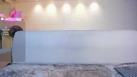 Violett  Everyday From 0530 to 1430 Col Time online show from 26, 2, 2025