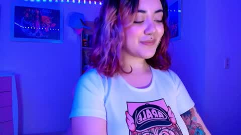 Snapshot of violeet_smile chatting on 21, 11, 2025 violet online show from 21, 11, 2025