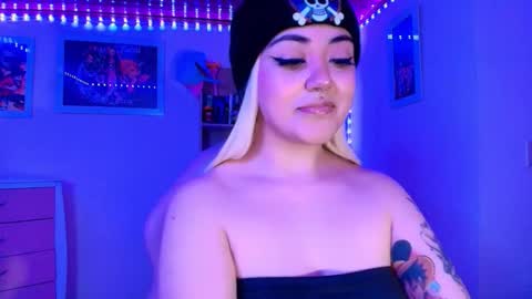 Snapshot of violeet_smile chatting on 3, 12, 2025 violet online show from 3, 12, 2025