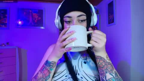 violet online show from 15, 4, 2026