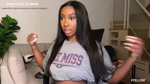 Snapshot of violet6xft chatting on 26, 2, 2026 Fantasy Black Girl online show from 26, 2, 2026