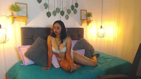V I O L E T  online show from 15, 4, 2026