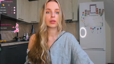 Snapshot of violet_blue_eyes chatting on 5, 2, 2025 Violet online show from 5, 2, 2025