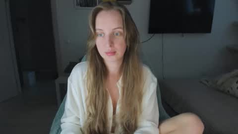 Snapshot of violet_blue_eyes chatting on 6, 11, 2025 Violet online show from 6, 11, 2025