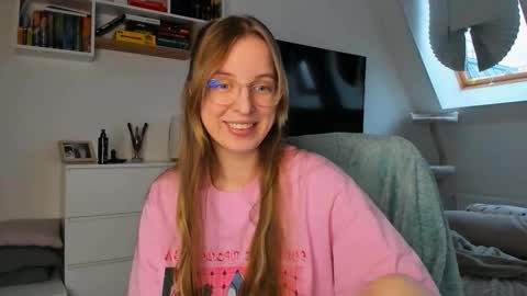 Snapshot of violet_blue_eyes chatting on 2, 12, 2025 Violet online show from 2, 12, 2025