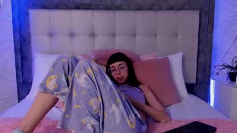Violet  online show from 30, 6, 2026