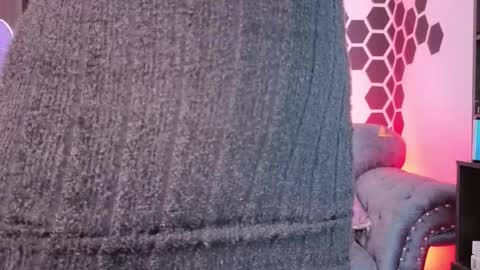 Snapshot of violet_jhonson chatting on 1, 12, 2025 violet_jhonson online show from 1, 12, 2025