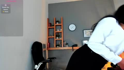 violet_kumar online show from 1, 12, 2025