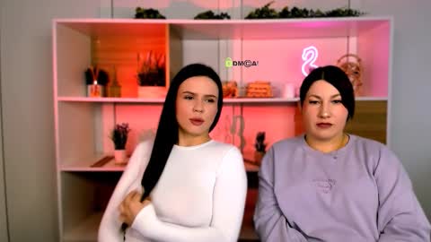 Snapshot of violet_moxi chatting on 3, 12, 2025 violet_moxi online show from 3, 12, 2025