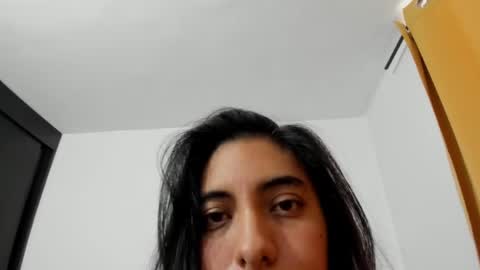 Snapshot of violet_sg chatting on 27, 4, 2026 violet online show from 27, 4, 2026