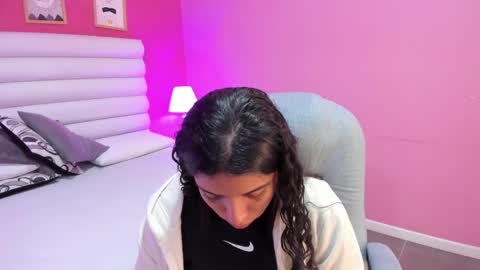Snapshot of violet_sinclair chatting on 15, 4, 2026 violet_sinclair online show from 15, 4, 2026