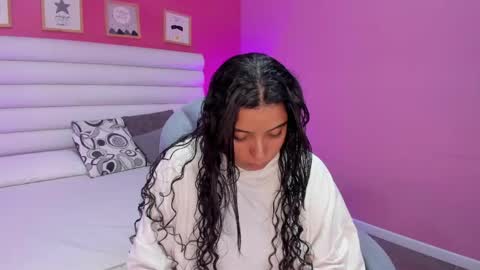 Snapshot of violet_sinclair chatting on 23, 4, 2026 violet_sinclair online show from 23, 4, 2026
