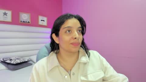 Snapshot of violet_sinclair chatting on 5, 5, 2026 violet_sinclair online show from 5, 5, 2026