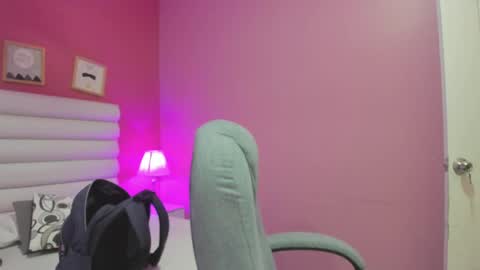 Snapshot of violet_sinclair chatting on 30, 5, 2026 violet_sinclair online show from 30, 5, 2026