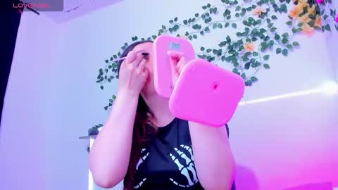 Snapshot of violeta_cutee chatting on 9, 3, 2026 Violeta online show from 9, 3, 2026