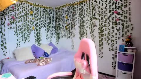 Snapshot of violeta_milleer chatting on 22, 11, 2025 Violeta online show from 22, 11, 2025