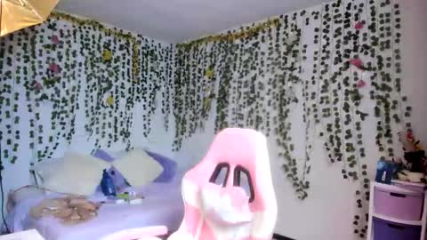 Snapshot of violeta_milleer chatting on 27, 11, 2025 Violeta online show from 27, 11, 2025