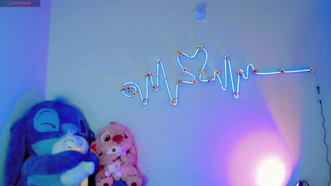 violeta_r_01 online show from 9, 6, 2026