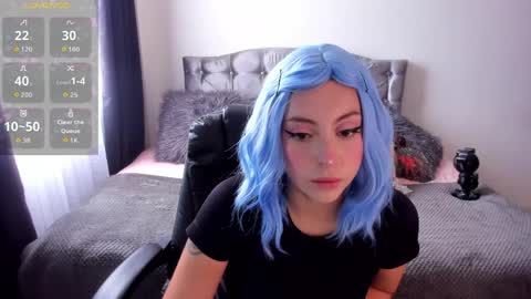 Snapshot of violetaarey chatting on 3, 4, 2026 Violeta Help me reach 150 thumbs up online show from 3, 4, 2026