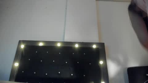 VioletaDums online show from 6, 4, 2026