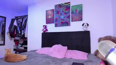 Violet online show from 23, 11, 2025